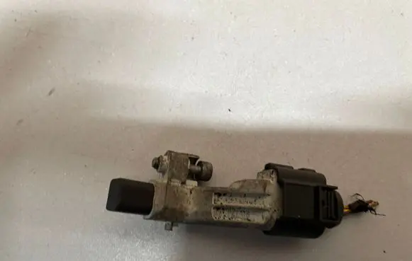 Volkswagen Golf VI Crankshaft position sensor 03C906433E