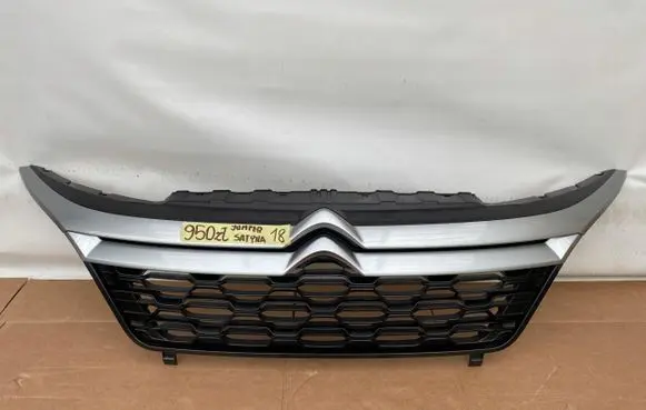 Citroen C3 Front bumper upper radiator grill 1315804070