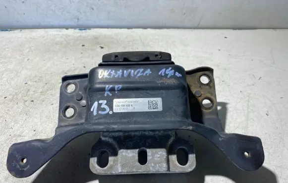 Skoda Octavia Mk3 (5E) Engine mount bracket 5Q0199555R 13122013 X44AVP14040H21