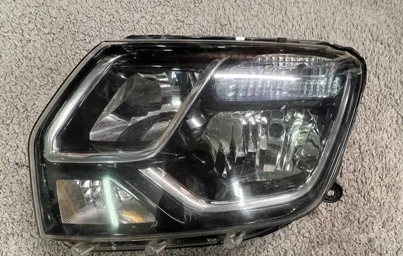 Dacia Duster Headlight/headlamp 260606709R 000081340201 15366901HC