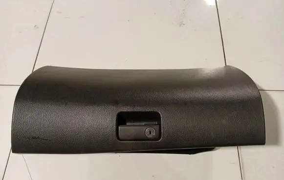 Toyota Avensis T250 Glove box 5555005070 55550-05070