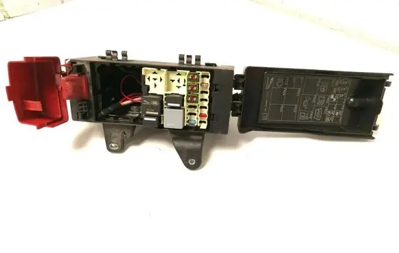 Jaguar XE Fuse module GX7314A076AA