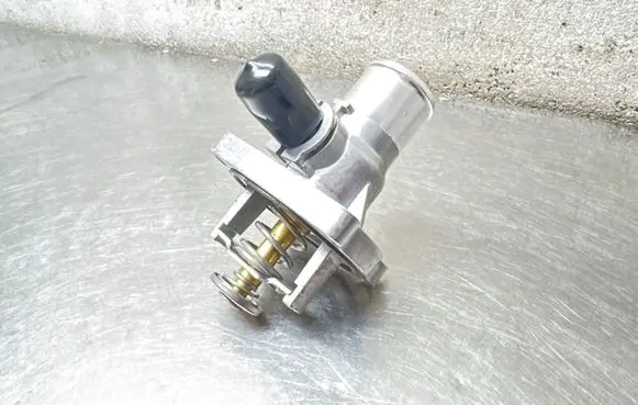 Opel Astra J Thermostat housing 96984104 LCCF06018