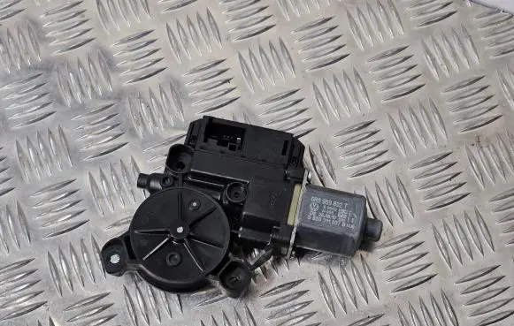 Volkswagen Polo V 6R Front door window regulator motor S850311037 6R0959802T