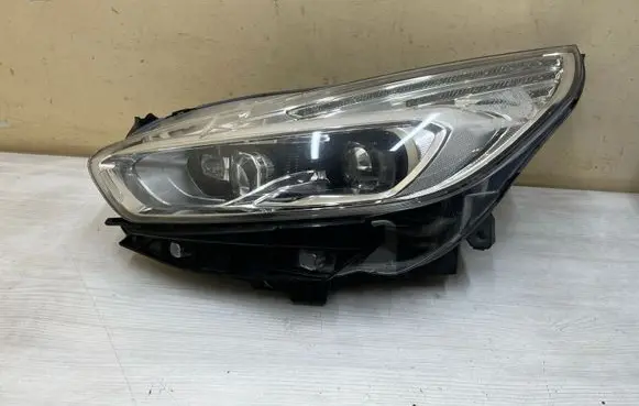 Ford Galaxy Headlight/headlamp 90076249