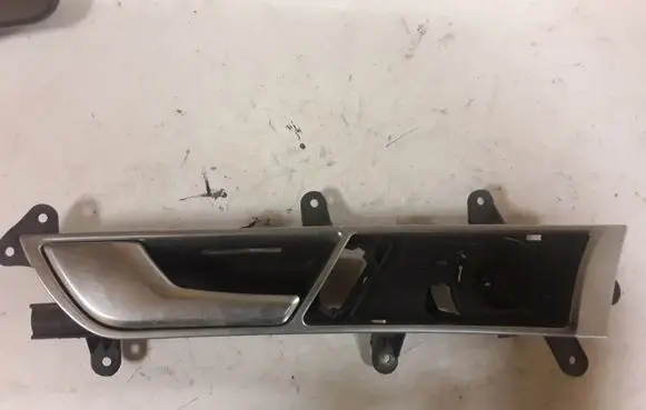 Audi A6 S6 C6 4F Front door interior handle 4F0837019