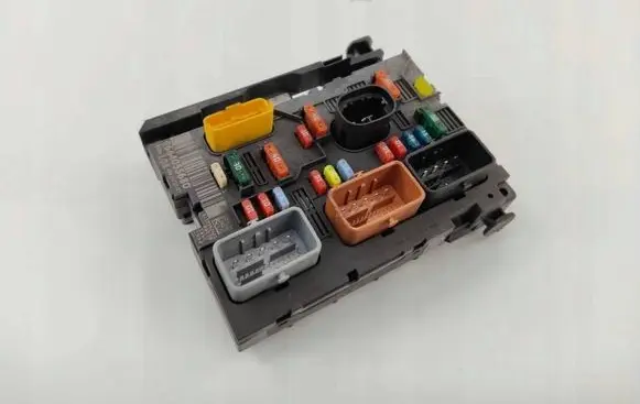 Citroen C4 I Picasso Fuse module 9664055680