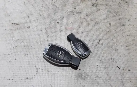 Mercedes-Benz CLA C117 X117 W117 Ignition key/card A1669055900