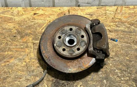 Mercedes-Benz B W246 W242 Front wheel hub A2463320601 15668