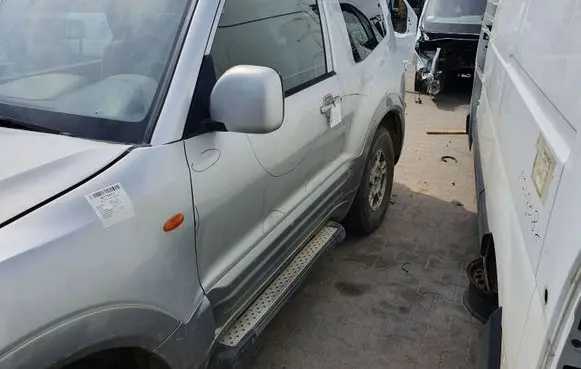 Mitsubishi Pajero Front door