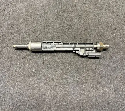 BMW 4 F32 F33 Fuel injector 7639994