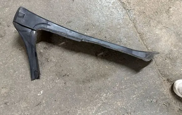 Audi A5 8T 8F Fender end trim 8T0821112A