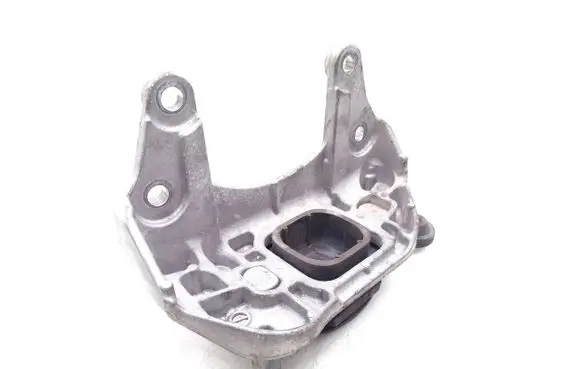 Engine mounting bracket