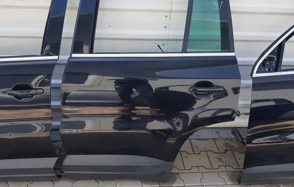 Volkswagen Tiguan Rear door 