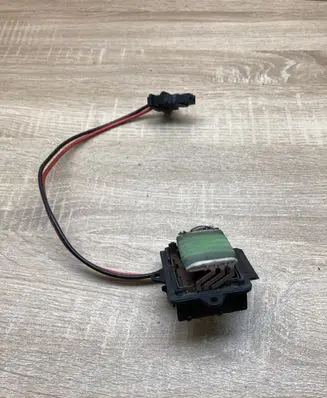 Opel Vivaro Heater blower motor/fan resistor 658146M