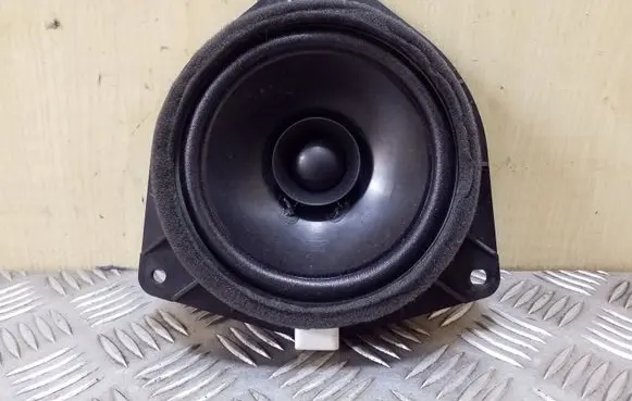Toyota Corolla Verso E121 Rear door speaker 8616044130