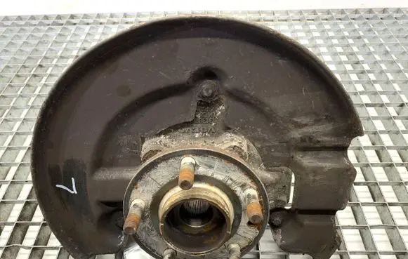 Front wheel hub spindle knuckle