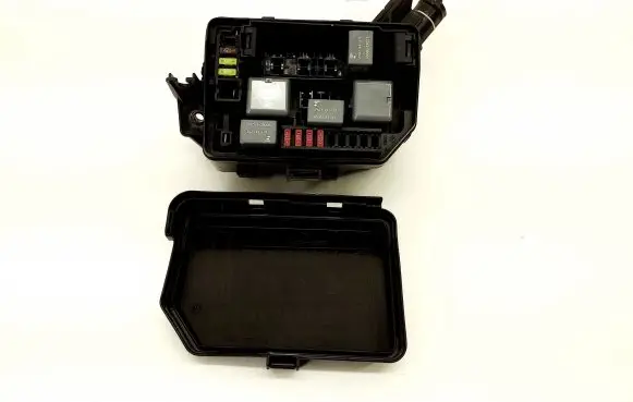 Toyota Yaris Fuse box set 826620DA70