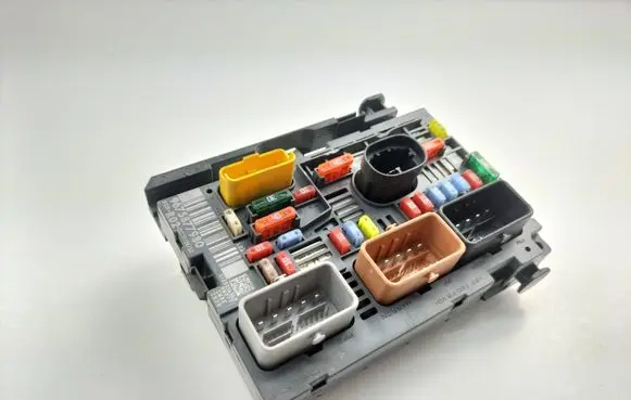 Citroen C4 I Picasso Fuse box set 9675877980
