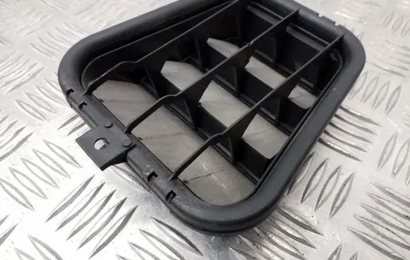 Seat Ibiza IV (6J,6P) Quarter panel pressure vent 4B0819181B