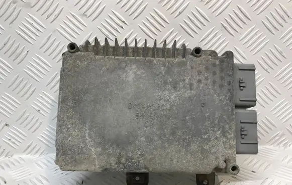 Chrysler Voyager Engine control unit/module P04748429AF