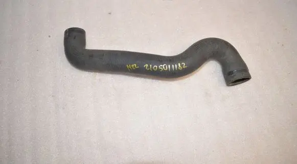 Mercedes-Benz E W210 Engine coolant pipe/hose 2105010182