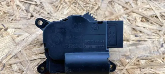 Fiat Grande Punto Air flap motor/actuator A21101100 0123684 309371401