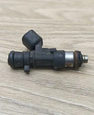 Volvo S80 Fuel injector 30757534 0280158096