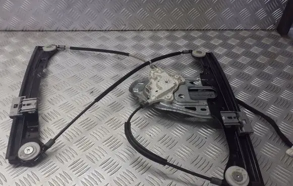 Mercedes-Benz C AMG W202 Front door window regulator with motor A2118201742