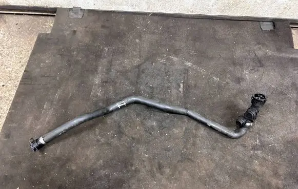BMW 5 GT F07 Engine coolant pipe/hose 8514244 16188010