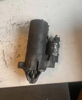 Volkswagen PASSAT B5 Starter motor 068911024