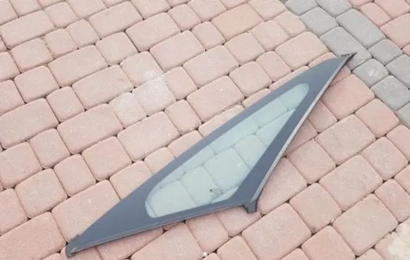 Opel Zafira C Sliding door window/glass 000262