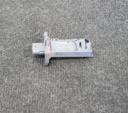 BMW 5 G30 G31 Mass air flow meter 0280218324 8605565