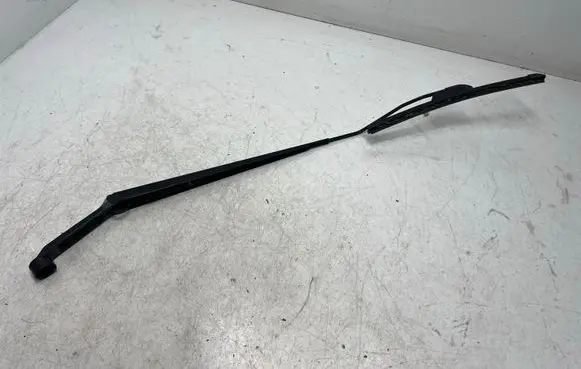Suzuki SX4 Front wiper blade arm 7218