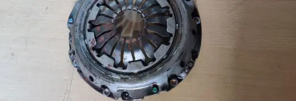 Dacia Sandero Pressure plate 302101221R