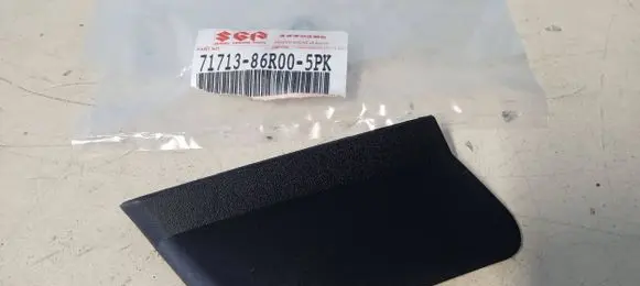 Suzuki Vitara (LY) Front tow hook cap/cover 7171386R005PK
