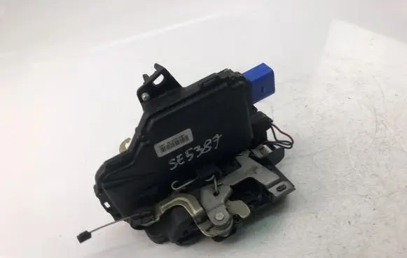 Volkswagen Polo Coupe door lock (next to the handle) 3B1837016BP
