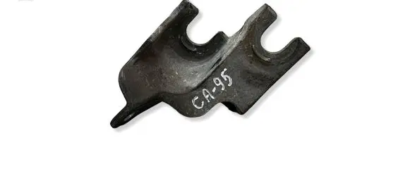 Opel Zafira C Gear shift cable bracket 55588983