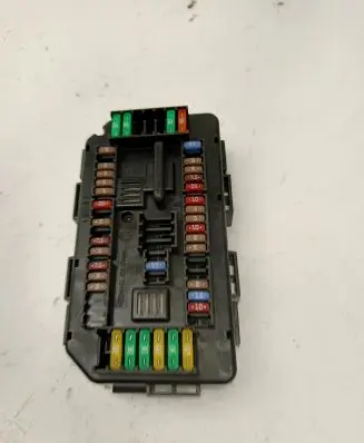 BMW 4 F32 F33 Fuse module 9389068