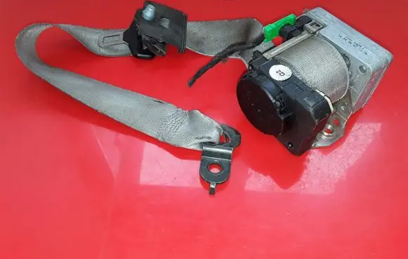 Mercedes-Benz C W203 Front seatbelt 00064577