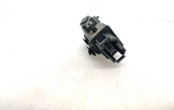 Volkswagen Transporter - Caravelle T5 Seat heating relay 1K0959772
