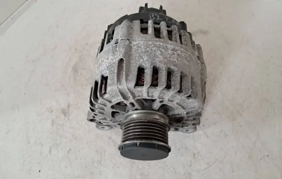Volkswagen PASSAT B7 Generator/alternator 03L903023B 311058370 2608426A