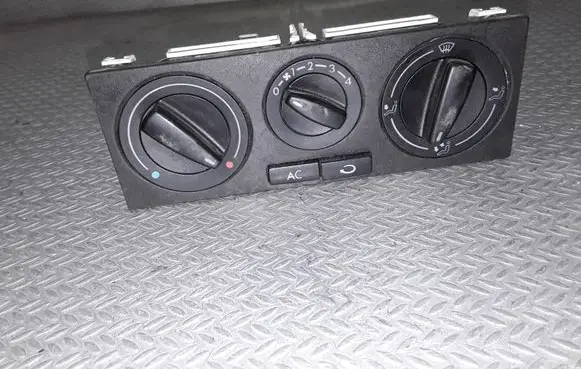 Volkswagen Golf IV Climate control unit 1J0820045F
