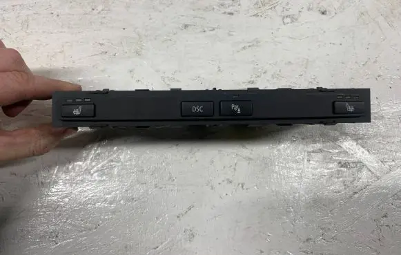 Traction control (ASR) switch