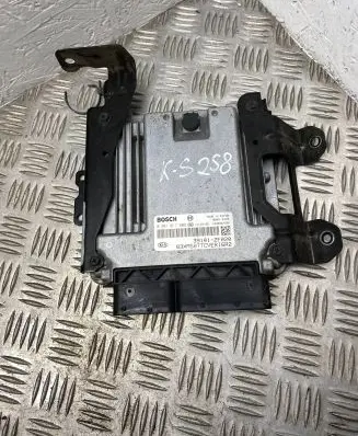 KIA Sorento Engine control unit/module 391012F020 1039S52790 0281017609