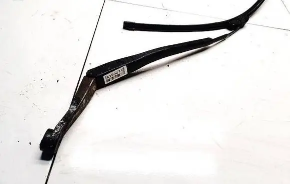 Honda FR-V Front wiper blade arm