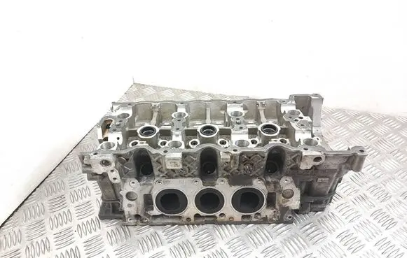 Mercedes-Benz E W212 Engine head R2760162401 2760105820