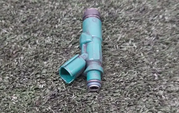 Toyota Prius (XW20) Fuel injector 2325021020