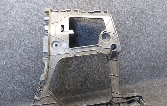 Audi Q7 4M Rear bumper mounting bracket 4M0807454A