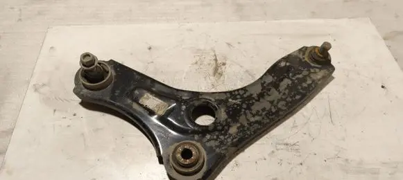 Dacia Sandero III Front lower control arm/wishbone 